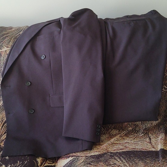 Mens suit - Picture 2 of 9